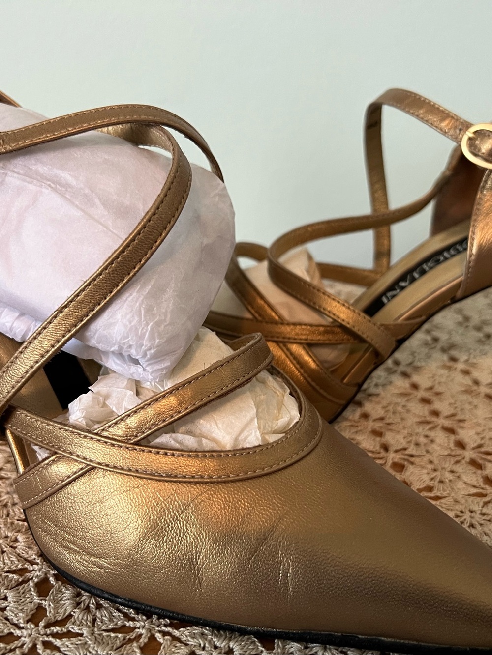 Martinez Valero Metallic Gold Strappy Pointed-Toe Napa leather Cross-Strap Ankle - Picture 4 of 5